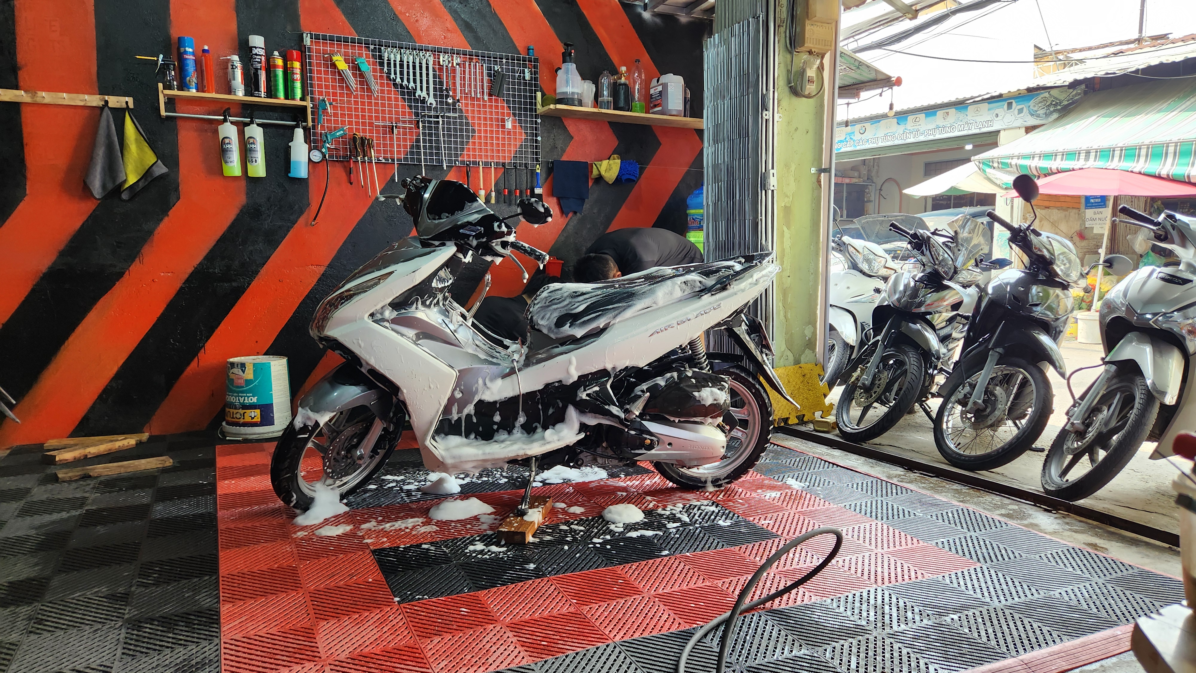 Rửa xe tiêu chuẩn